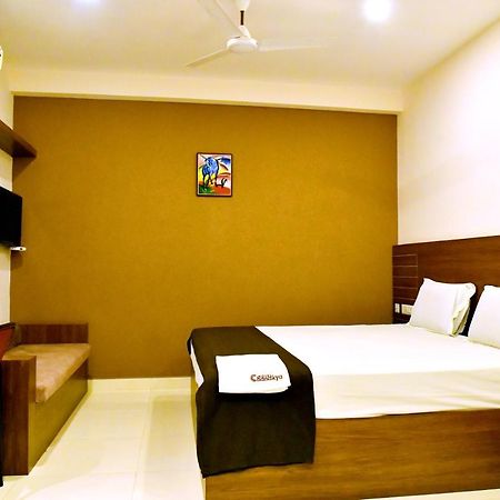 Hotel Chanakya Palakkad Exteriör bild