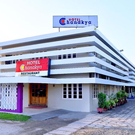 Hotel Chanakya Palakkad Exteriör bild