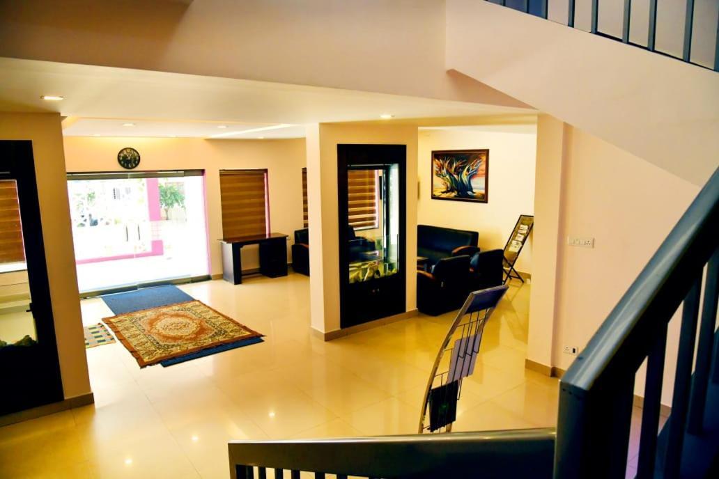 Hotel Chanakya Palakkad Exteriör bild