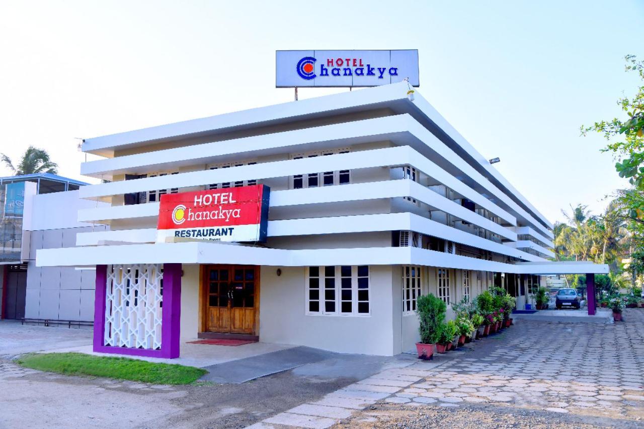 Hotel Chanakya Palakkad Exteriör bild