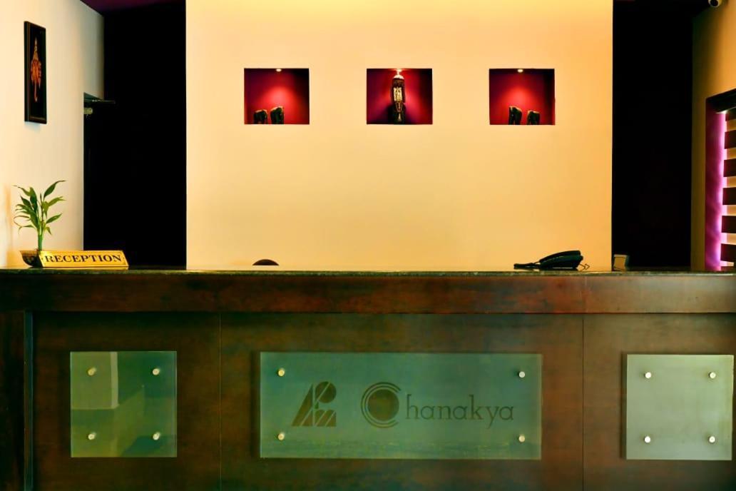 Hotel Chanakya Palakkad Exteriör bild